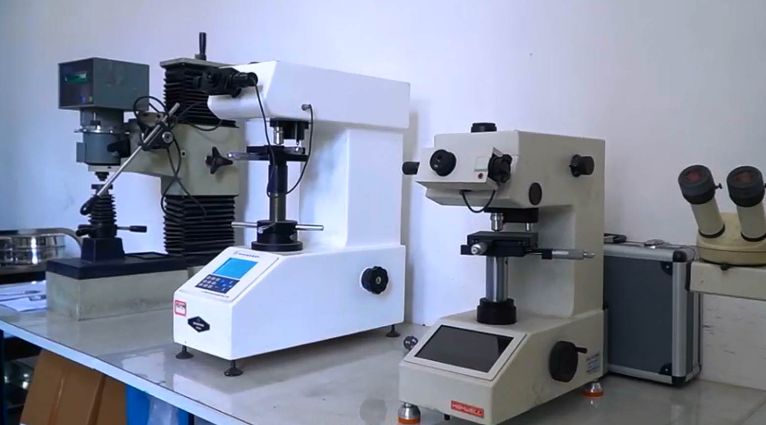 多种精密检测仪器